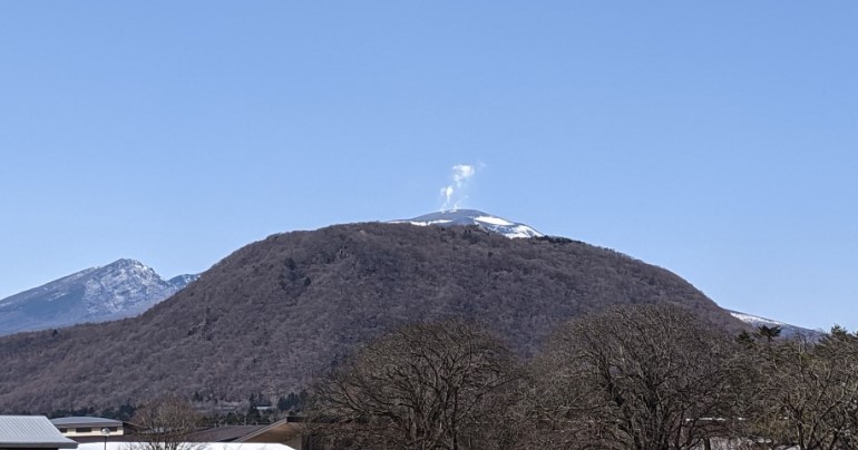 浅間山の噴煙の画像 2021年3月10日